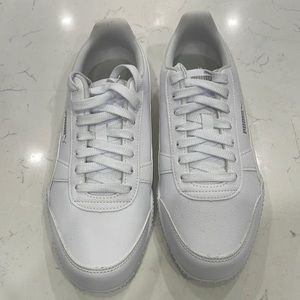 New Puma Bella Women's Sneakers - NEVER WORN!!! Size 9